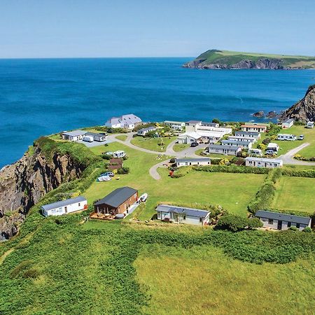 Fishguard Bay Resort Llanllawer Exterior foto
